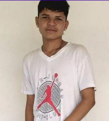 Yeison Baños, ciclista de 19 años, practicó ‘gravity bike’ en Girón - crédito Colombia Oscura