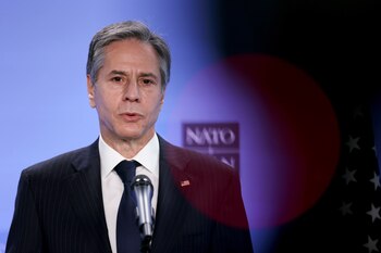 En la imagen, el secretario