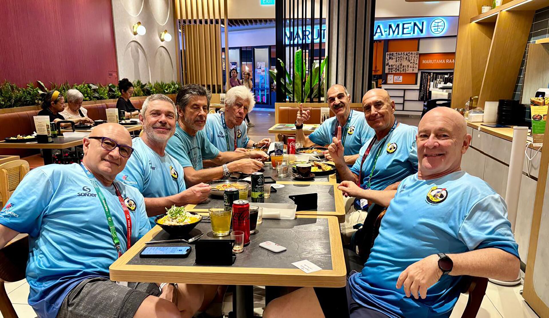 “Lo importante es el equipo, la pertenencia y la fraternidad”, afirma Vozzi sobre Los Pampas +65, la selección argentina de waterpolo máster que disputó el Mundial de Singapur 2025.