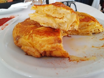 Una tortilla cremosa en el