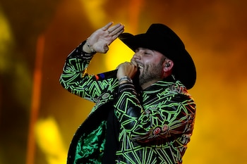 Gerardo Ortiz admite haber cantado