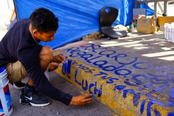 Colectivos encendieron veladoras con el