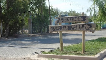 Chubut: un trabajador rural murió aplastado por su propia camioneta y fue encontrado por su hija tras varios días
