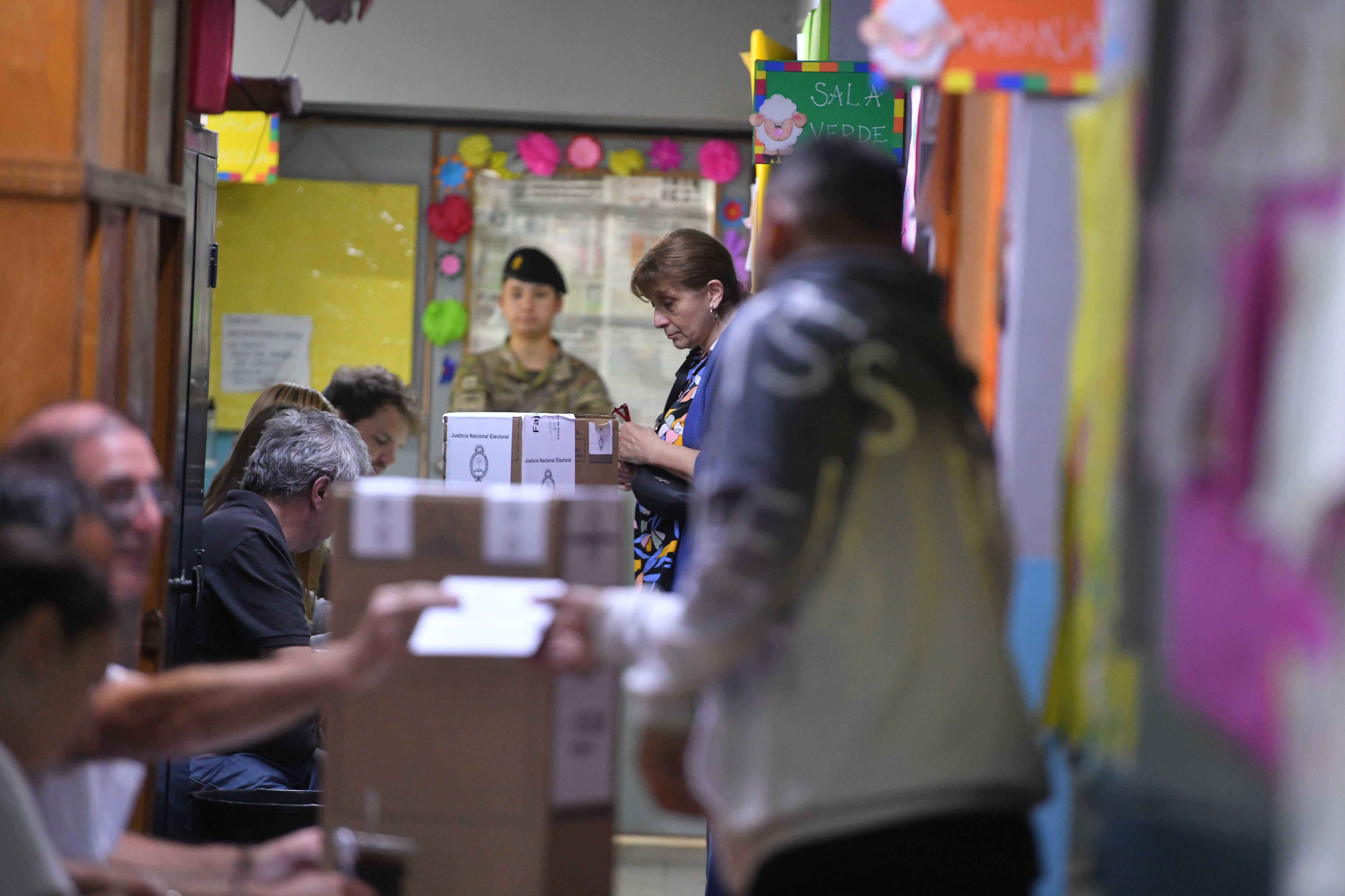 Millones de bonaerenses votaron el 7 de septiembre para renovar la Legislatura, concejales y consejeros escolares (EFE/ Enrique García Medina)