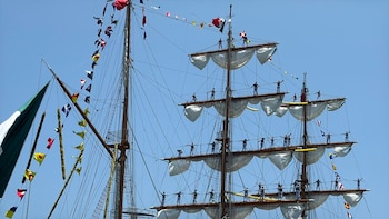 El Buque Escuela Velero Cuauhtémoc (BE-01) partió este miércoles de Acapulco, Guerrero, a bordo para el Crucero de Instrucción "Pacífico Norte 2026". Crédito: Alejandra Huitron