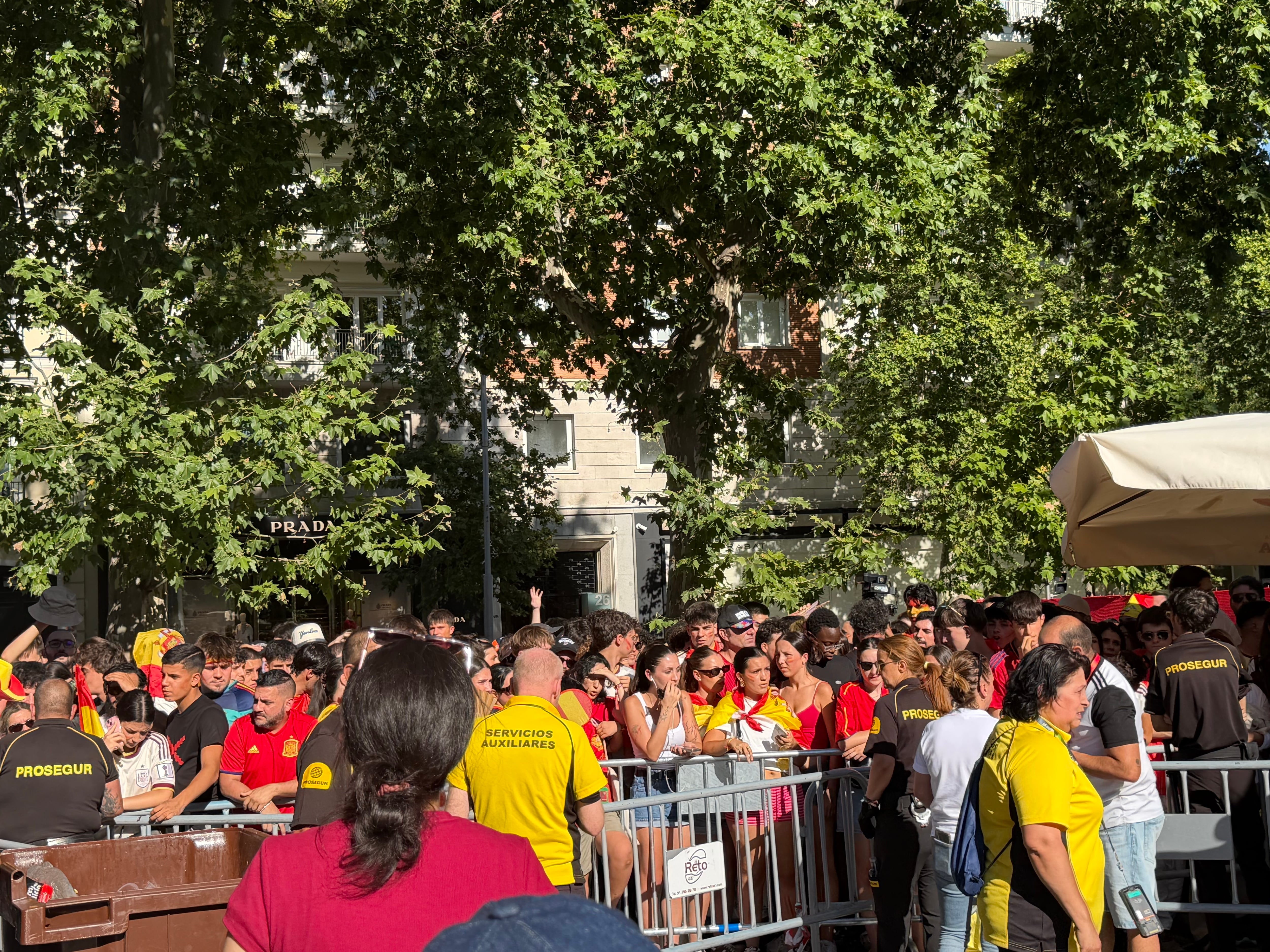Las imágenes de los aficionados españoles en Colón (Infobae España)