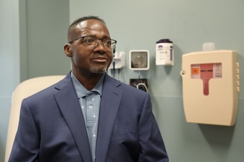 El entorno político y social de Chicago expresa conmoción por la muerte de los familiares del ex comisionado Dennis Deer (Chicago Sun Times)