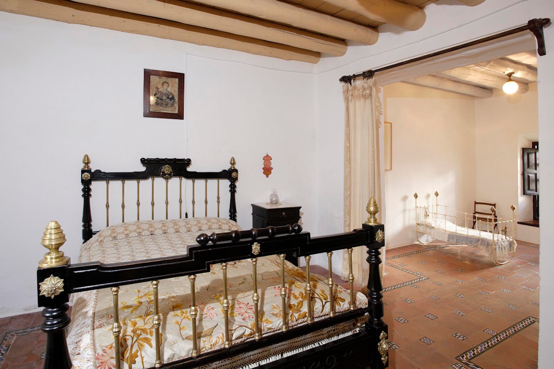 La casa museo también alberga el Centro de Estudios Lorquianos, cumple desde su apertura con el objetivo de preservar y difundir el patrimonio, la vida y la obra del poeta (Juan A. Martín Jaimez/Universo Lorca)