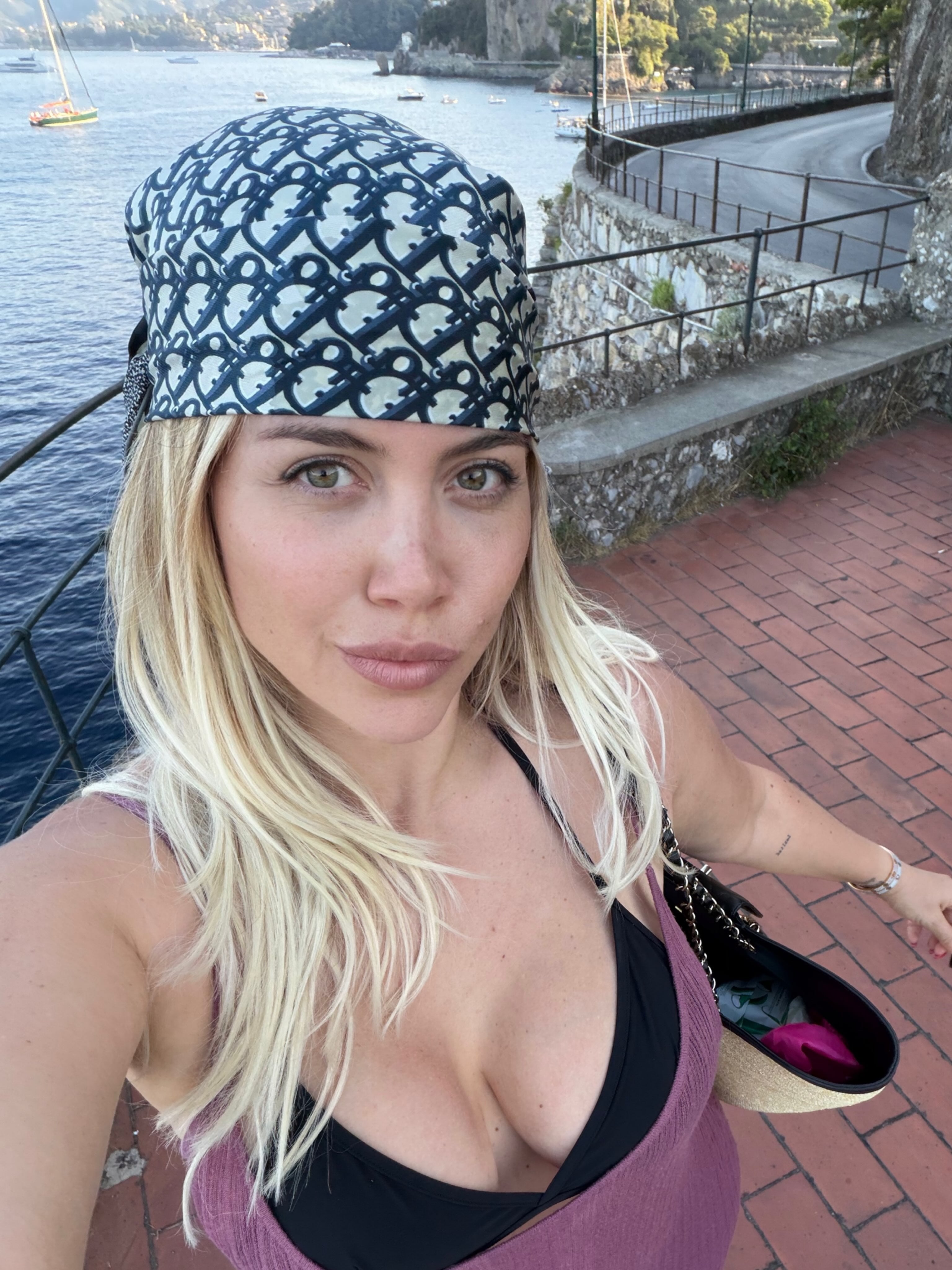 La actriz ironizó sobre el curso de Wanda Nara y vinculó esa iniciativa con las críticas que recibió en redes sociales