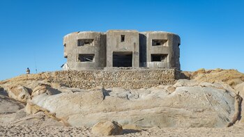 Búnker militar en Atlanterra, Tarifa (Shutterstock España))