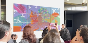 La exposición 'Renacer por el respeto a la vida' reúne a víctimas y exmilitares del caso Tolima en la sede de la JEP en Bogotá - crédito ARN