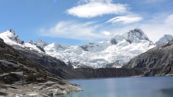 Las montañas blancas se desvanecen