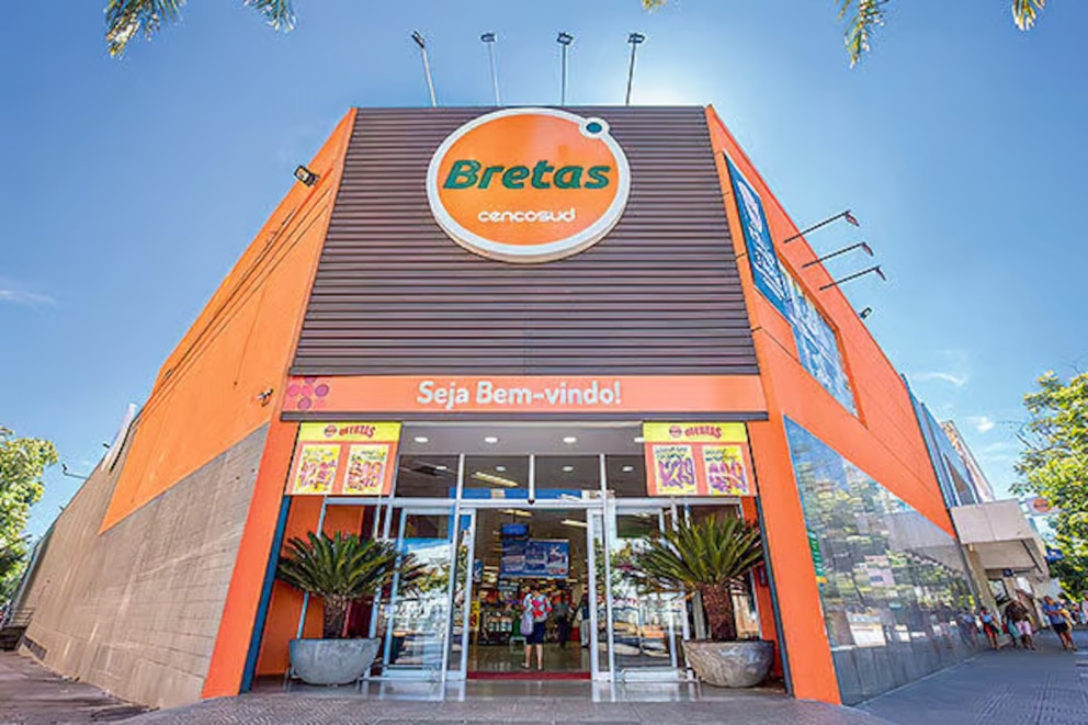 Cencosud emerges from one of its supermarket brands per USD 123 million Cencosud emerges from one of its supermarket brands per USD 123 million