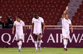 Liga de Quito goleó por 4-0 a Orense y ejerce presión por apoderarse nuevamente del liderato. En la imagen el registro de otra de las celebraciones de la Liga de Quito de Ecuador. EFE/José Jácome/Archivo