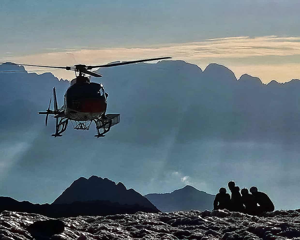 La policía debe recibir avisos inmediatos ante cualquier descubrimiento, luego de que los dispositivos aparecieran en áreas de gran altitud rastreadas por la brigada alpina Julia (Crédito: Brigada alpina Julia / Ejercito italiano )