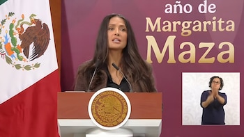 Entre lágrimas, Salma Hayek aplaude