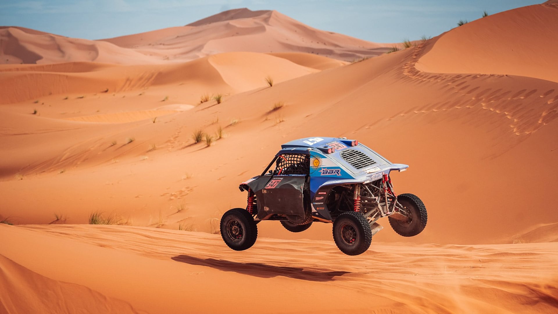 En las dunas con el Taurus de la categoría Challenger (@kevinmaxbenavides)