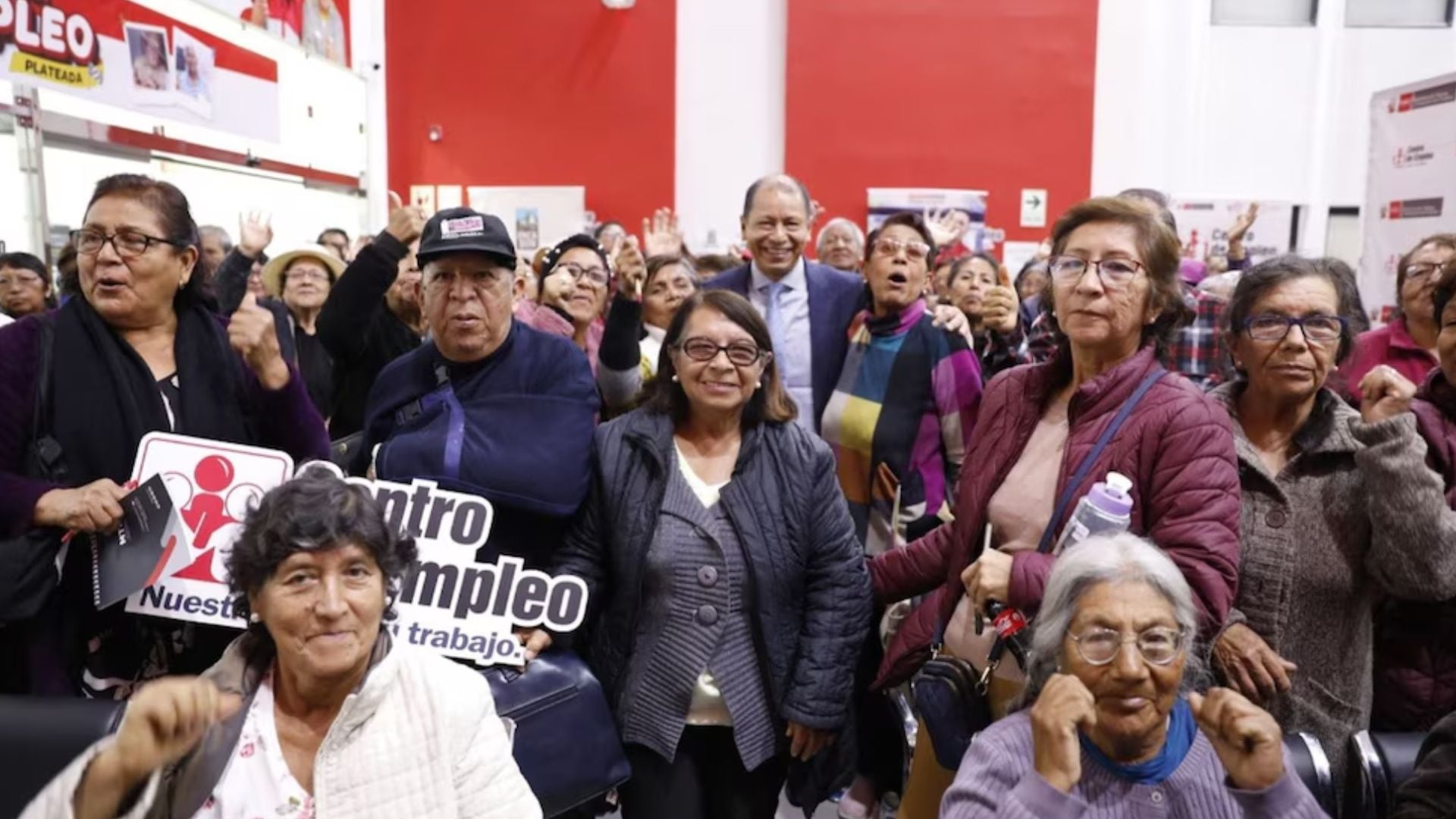 La mayoría de los puestos no exige experiencia previa, aunque se solicita contar, como requisito general, con secundaria completa, lo que amplía las posibilidades para quienes buscan su primer empleo formal - Créditos: MTPE.
