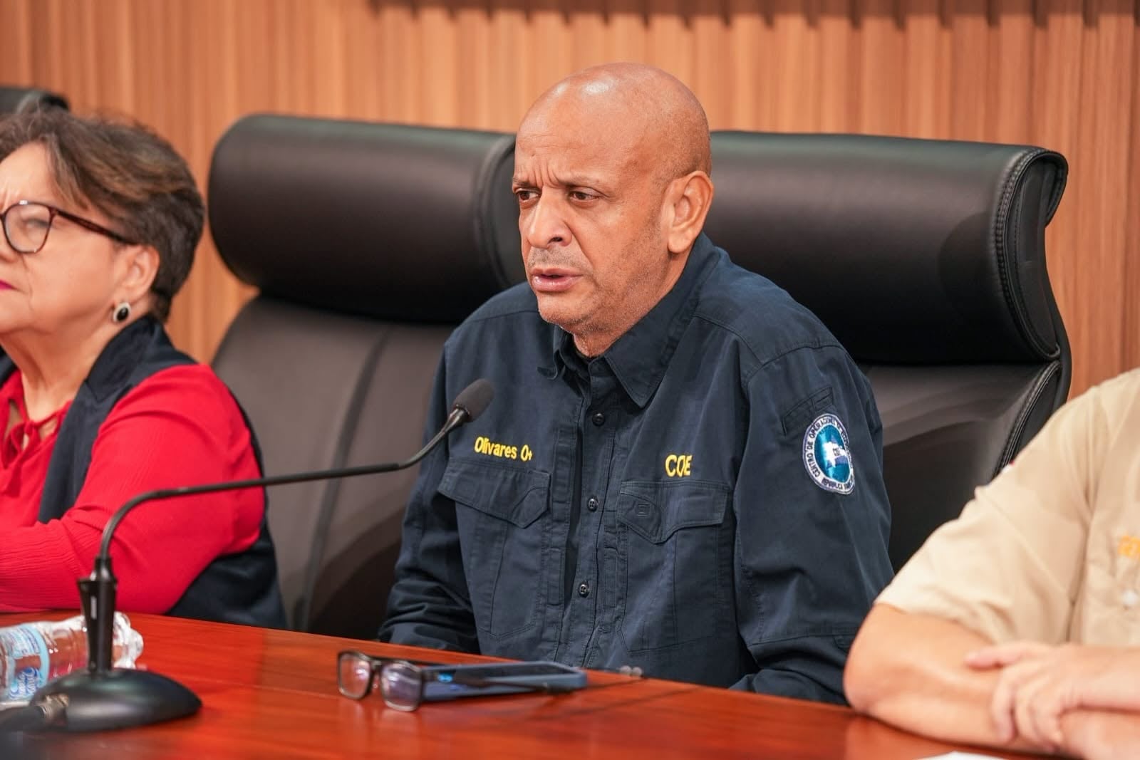 El subdirector del COE, Erdwin R. Olivares, confirmó la activación de los planes de contingencia entre las instituciones de respuesta del Estado.(Cortesía: Defensa Civil Dominicana)