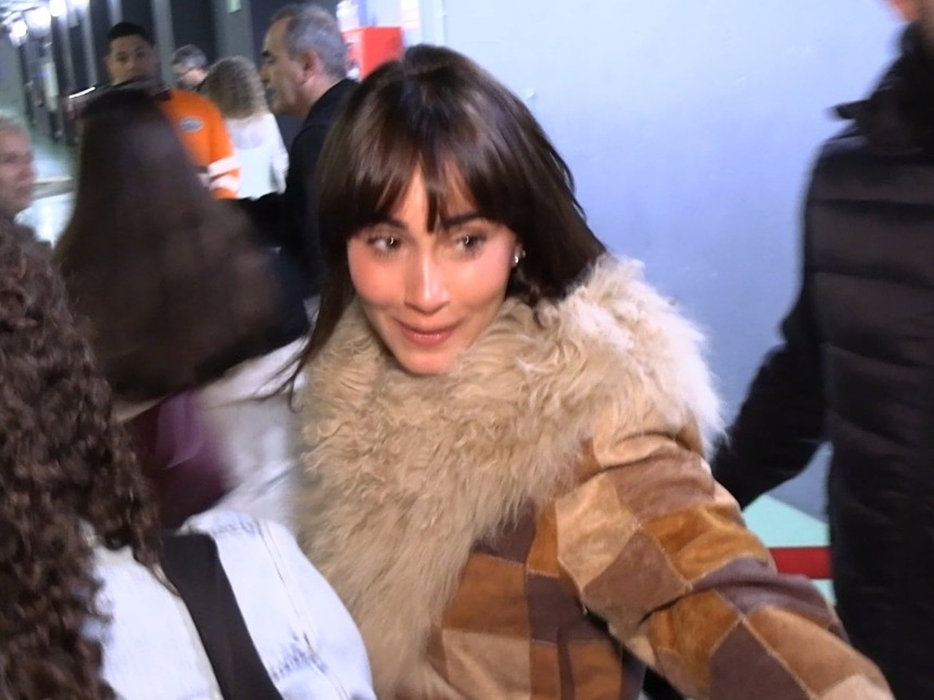 15/10/2026 Aitana disfruta de una noche entre amigas mientras su relación con Plex sigue viento en popa.Aitana atraviesa una etapa especialmente dulce tanto en el terreno profesional como en el personal. Mientras continúa cosechando éxitos con su música y prepara la próxima etapa internacional de su Cuarto Azul World Tour, la artista ha aprovechado unos días en Barcelona para disfrutar de uno de los acontecimientos musicales más destacados de estos días: la despedida de Oques Grasses. Una noche de música en directo y complicidad con sus seres queridos en la que no se ha visto acompañada por su pareja, Plex.EUROPA ESPAÑA SOCIEDAD