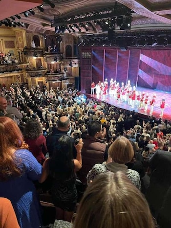 El turismo internacional representa cerca de dos tercios del público que asiste a Broadway.
