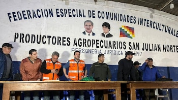 El Gobierno boliviano y los manifestantes acuerdan el levantamiento de bloqueos en parte de Santa Cruz