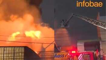 Incendio de grandes proporciones consume