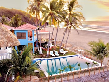 El auge de emprendedores salvadoreños repatriados genera empleo y desarrollo local. El testimonio de quienes apuestan por invertir tras años en el exterior sorprende a la comunidad (Foto cortesía Hotel de Sol a Sol)