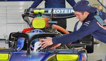 Franco arriba del coche presto