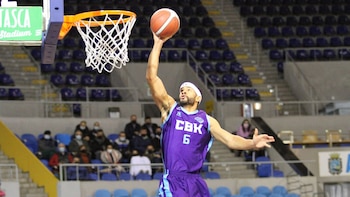 Óscar Cabrera en acción (@Cantbasket_04)