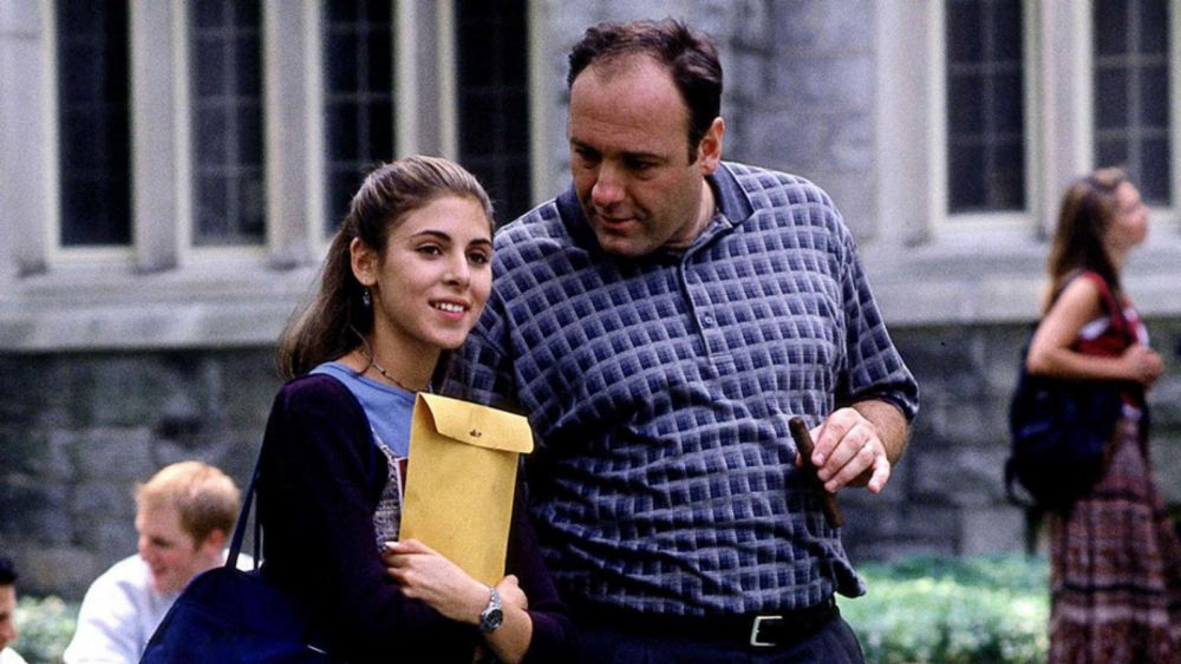 James Gandolfini ofreció apoyo a Jamie-Lynn Sigler tras confesarles su diagnóstico y mostró solidaridad durante momentos clave (HBO)
