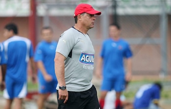 Fotografía de archivo en la que se registró al técnico colombiano de fútbol Pedro Sarmiento. EFE/Efraín Patiño