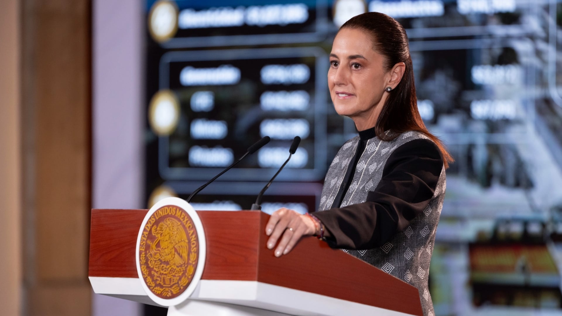 Sheinbaum explicó que la CFE cuenta con esquemas de financiamiento propios para desarrollar parte de su infraestructura, además de los proyectos mixtos con inversión privada. Foto: Presidencia