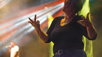 Intérpretes de señas revolucionan escenarios