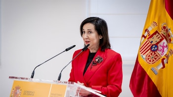 Margarita Robles defiende que Ceuta y Melilla son “intocables” y “españolísimas” y desvela que hay 25 agentes del CNI monitorizando la situación