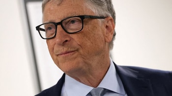 Bill Gates alertó sobre los riesgos de la IA que afectan a todos: Fraude, deepfakes y desinformación