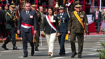 Vacaciones, CTS, gratificaciones y despidos: gobierno de Keiko Fujimori busca flexibilizar los beneficios laborales mediante decretos