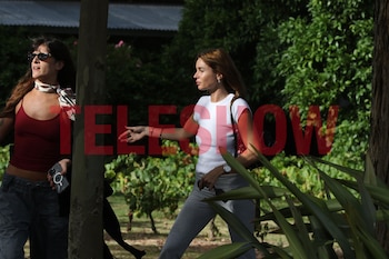 El grupo avanza por el