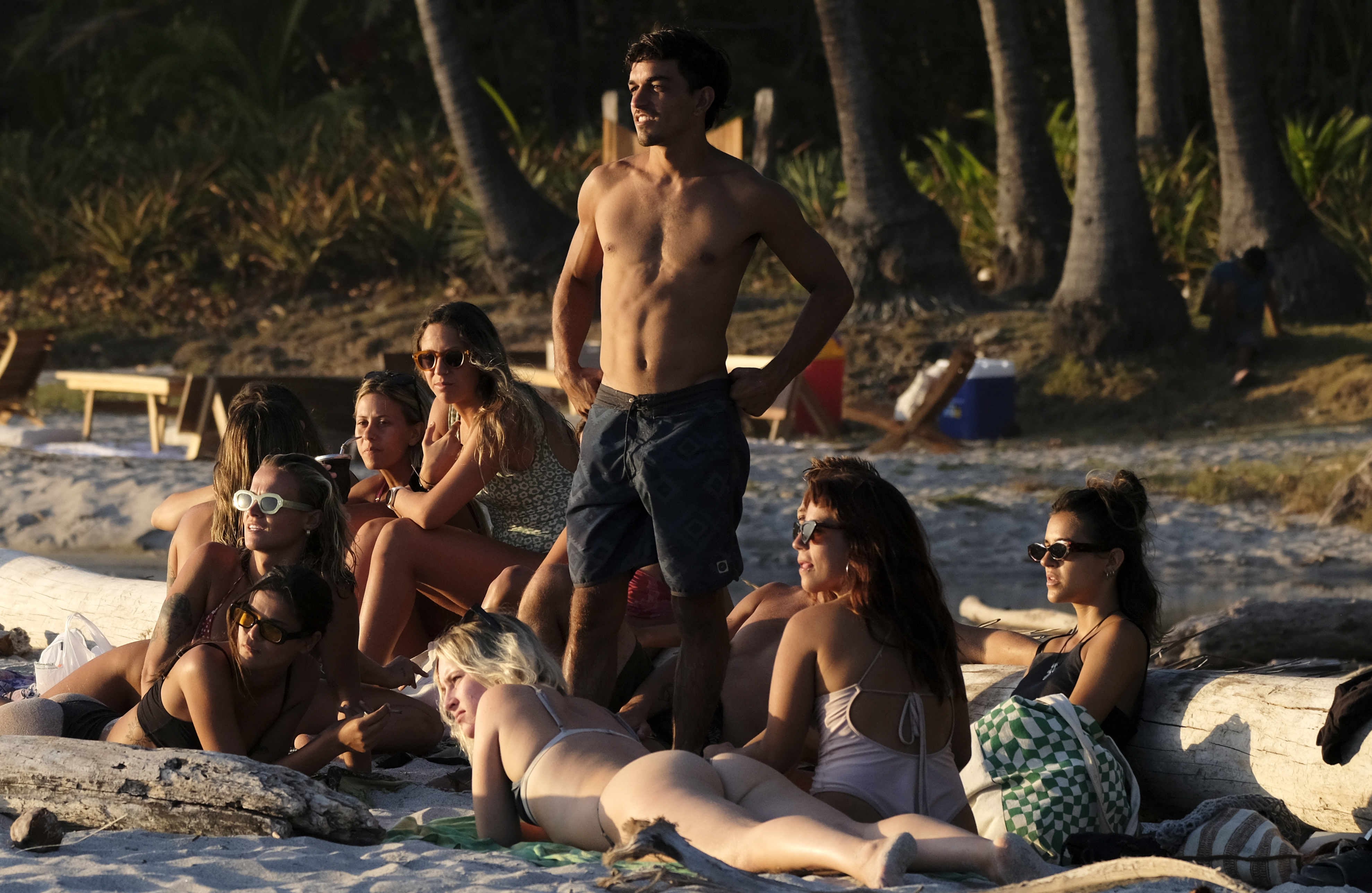 CANATUR asegura que los fines de semana largos pueden aumentar hasta en un 40% las reservas y ventas del sector turismo. EFE/Jeffrey Arguedas