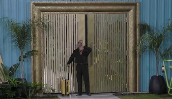 La llegada del participante español renueva la estrategia y la convivencia en la casa de Gran Hermano, generando expectativas entre los concursantes