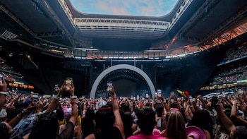 La Comunidad de Madrid responde a Florentino y niega que esté preparando leyes especiales para permitir conciertos en el Santiago Bernabéu: “No hacemos normativas ‘ad hoc’”