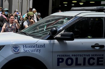 ICE busca información sobre residentes