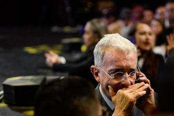 El expresidente Uribe sugiere que