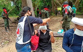 Integrante de la Cruz Roja