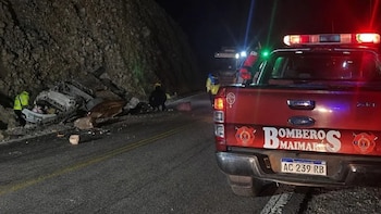 Tragedia en Jujuy: el auto donde viajaba una familia perdió el control, cayó 50 metros por un barranco y un niño murió