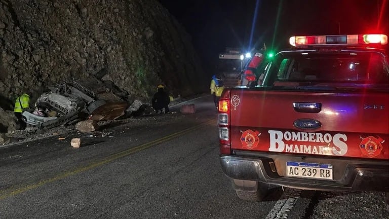 Fatal accidente en Jujuy: un niño murió y cuatro heridos tras caer un auto por un barranco