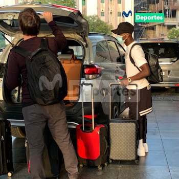 Luis Advíncula abandona la concentración