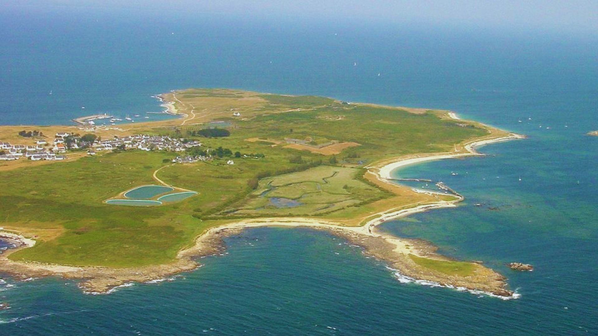 Vista aérea de la isla de Hœdic, en la bretaña francesa. / Wikimedia Commons