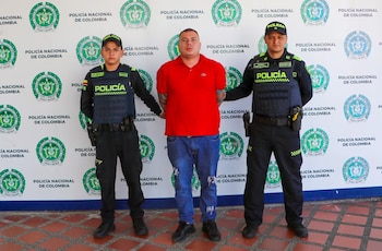 La Policía localizó a Steven Soto por su presunta participación en una estructura de créditos clandestinos con alcance en Perú, Colombia y Brasil - crédito @PoliciaPereira / X