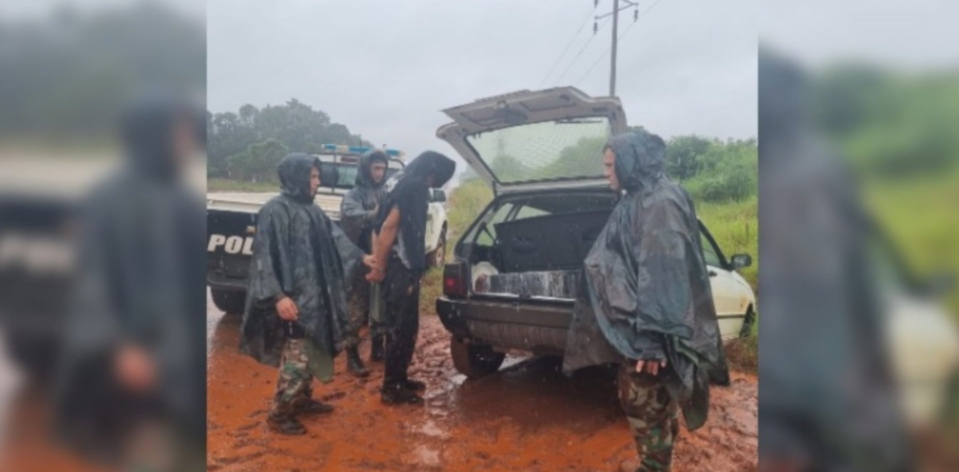 En Misiones, un ciudadano brasileño fue capturado al intentar evadir un control con más de 110 kilos de marihuana en un Fiat Uno (Primera Edición)